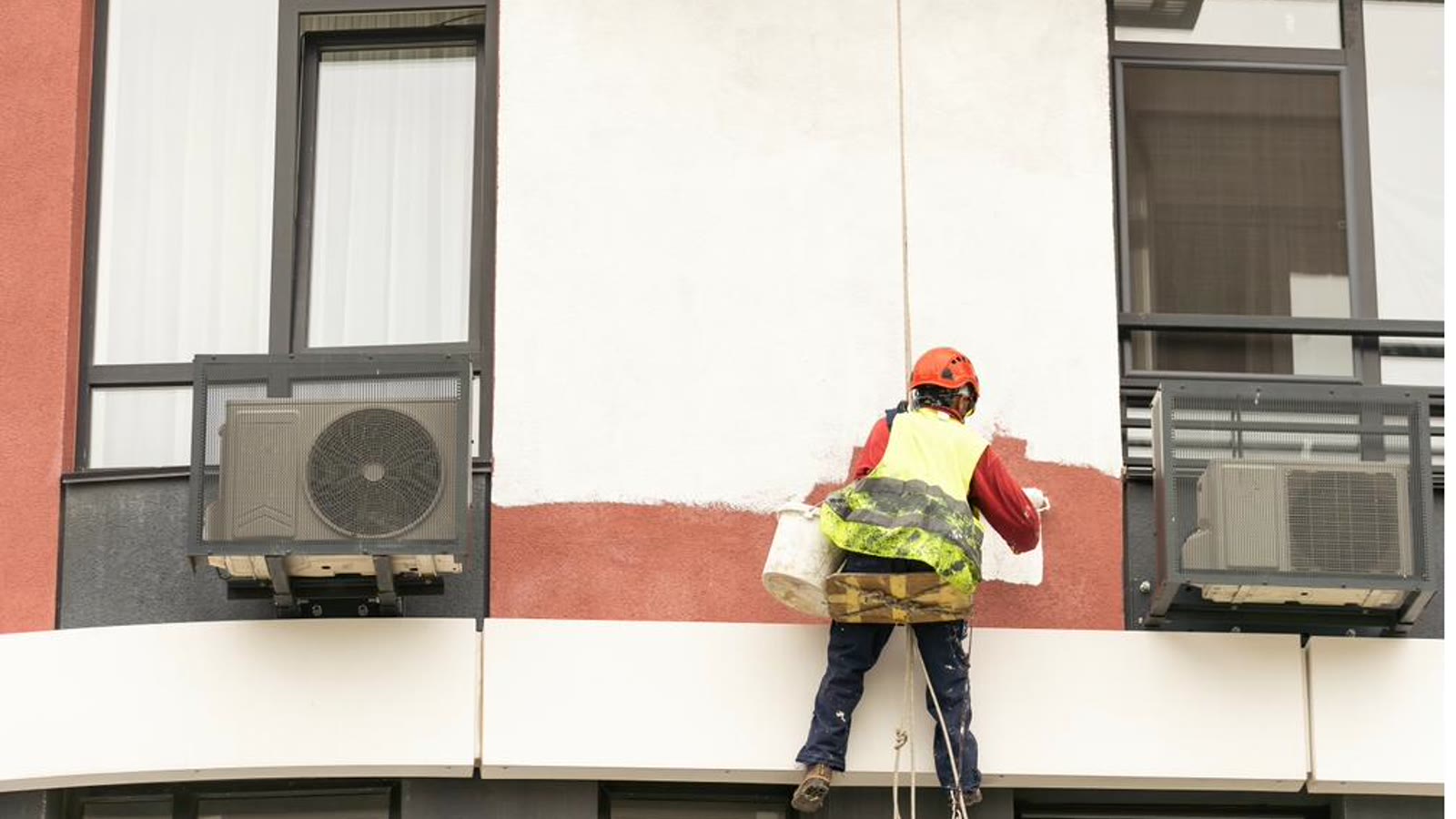 Manutenção de fachada: obrigações legais e riscos de negligência